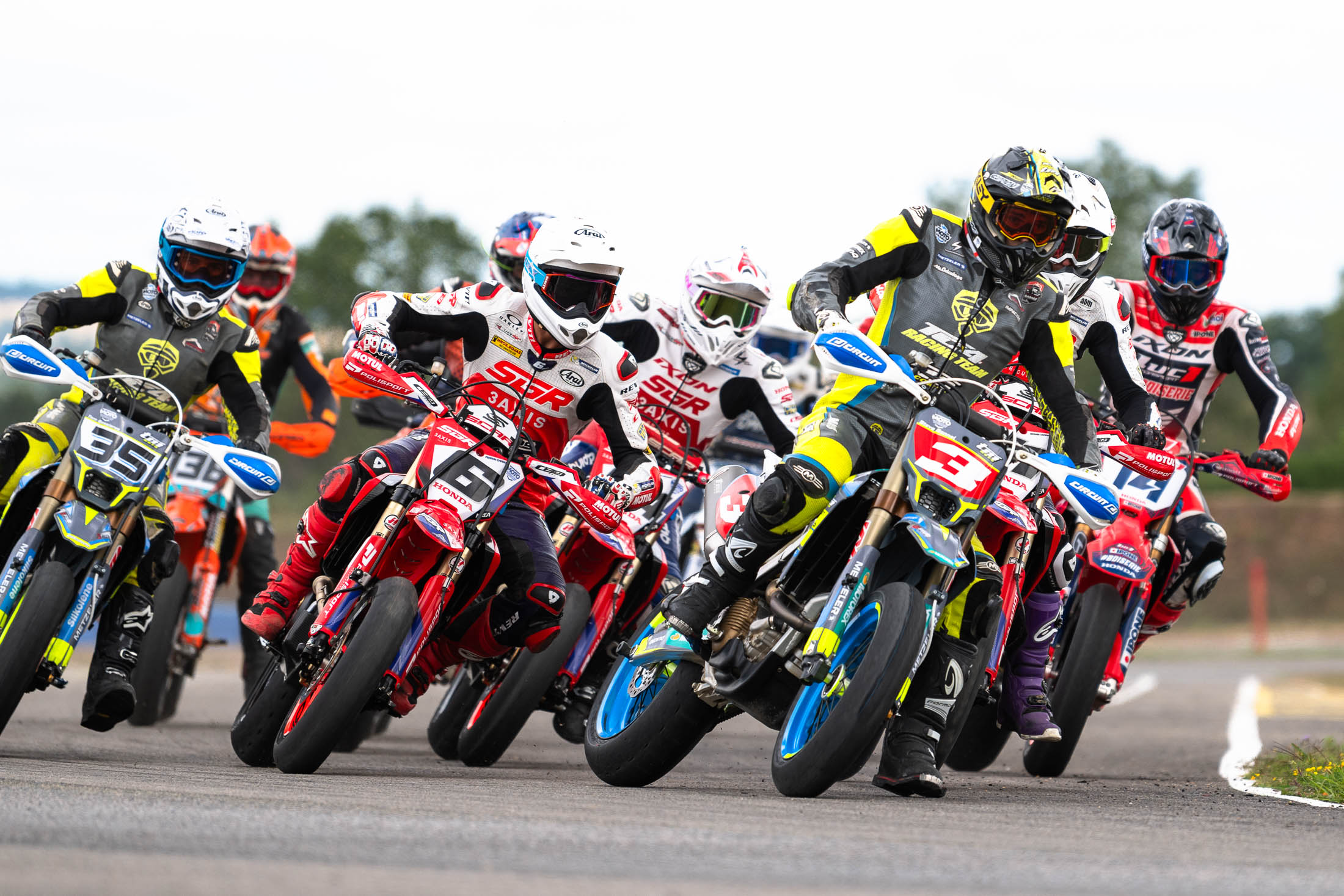 Le retour de la moto sur le circuit d’Albi pour la finale du Supermotard français