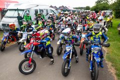 supermoto-031-0791-parade_pilotes