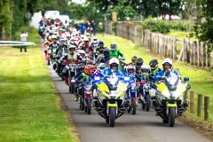 supermoto-032-0570-parade_pilotes