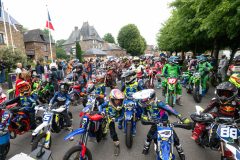 supermoto-034-0877-parade_pilotes