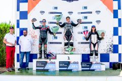 supermoto-070-9301-podium-feminine