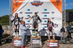 supermoto-080-7396-podium-feminine