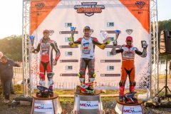 supermoto-115-7840-podium-S1